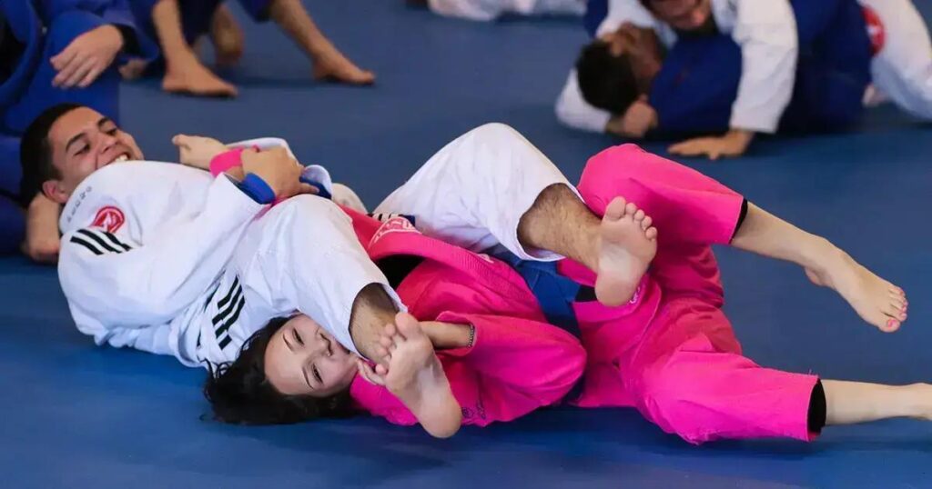 Brazilian Jiu-Jitsu vs Wrestling: What Transfers Best for Beginners